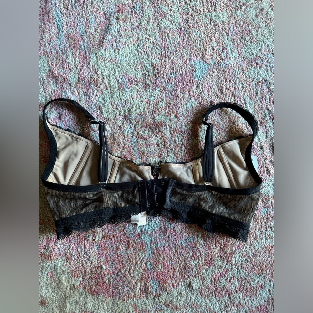 NWT Victoria’s Secret no wire Bra size large black lace - Picture 3 of 6